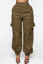 Load image into Gallery viewer, Amelia Oversized Cargo Pants - Olive