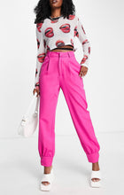 Load image into Gallery viewer, Button cuff tailored trousers co-ord in pink
