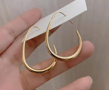 Load image into Gallery viewer, Unique Geometric Drop-Shaped Ear Hoop
