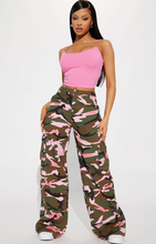 Load image into Gallery viewer, Chantelle Cropped Cami - Pink
