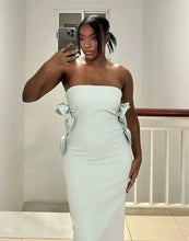 Load image into Gallery viewer, MIDI DRESS WITH SATIN BOWS
